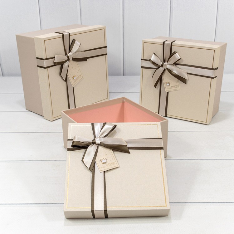 Коробки Квадратные Набор 1/3 21*21*12,3 с бантом Бежевый 1/24 Арт: 720633/1-1