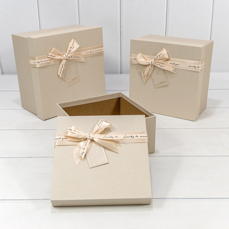 Коробки Квадратные Набор 1/3 21*21*12,3 с бантом Бежевый 1/24 Арт: 720633/2