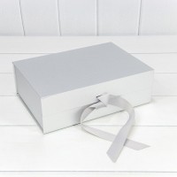 Коробка Прямоугольная 28,2*20*9,2 складная на магнитах Серебряный 1/48 Арт: 730226/0121