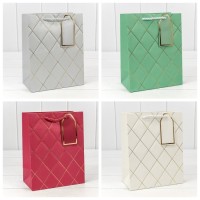 Пакет подарочный с тиснением "Ромбы" (микс) 18*23*10 210г 1/20 1/360 Арт: 300710E